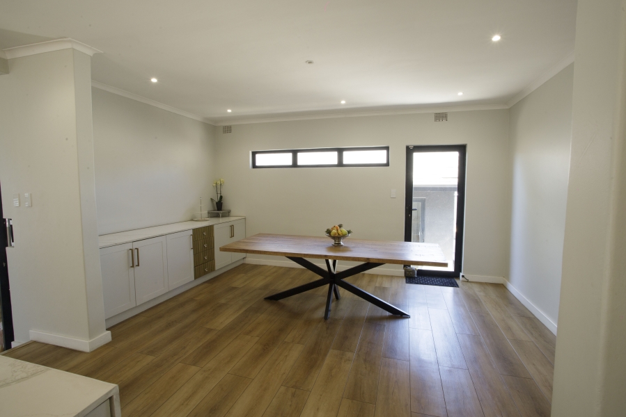 4 Bedroom Property for Sale in Loevenstein Western Cape